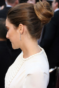 shailene woodley bun