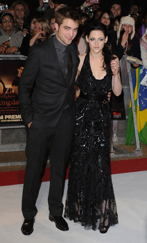Kristen Stewart and Robert Pattinson are getting back togehter