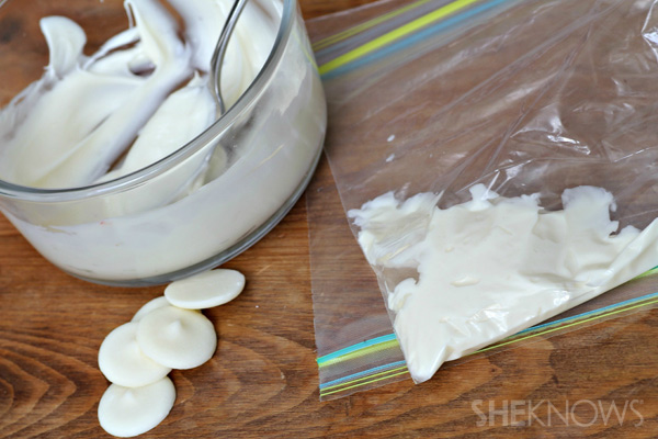 Melted white chocolate for piping