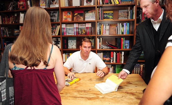 Nicholas Sparks signing