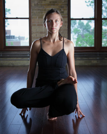 Sexy Yoga on Pros And Cons Of Bikram Yoga
