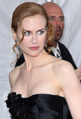 Nicole Kidman with unblended powder