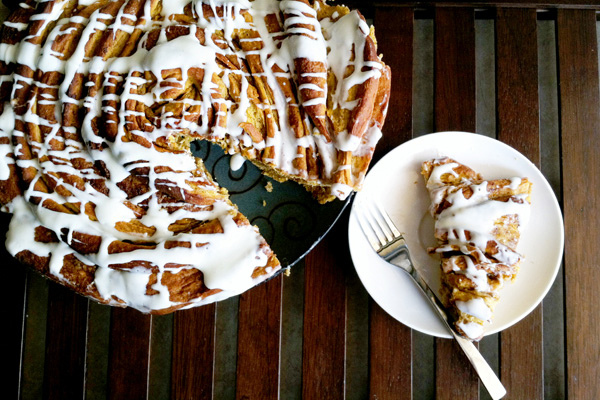 Giant pumpkin cinnamon roll cake recipe