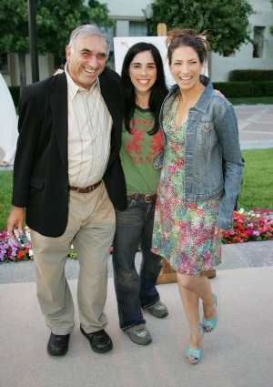 Sarah Silverman with her father and sister