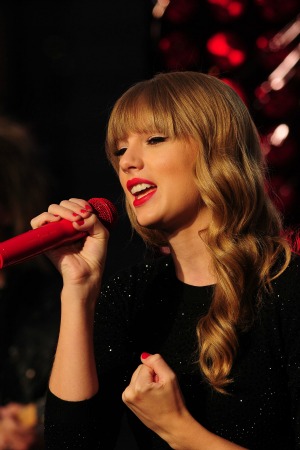 Music Videos Taylor Swift on Taylor Swift And Ll Cool J Have Been Announced As Hosts Of The