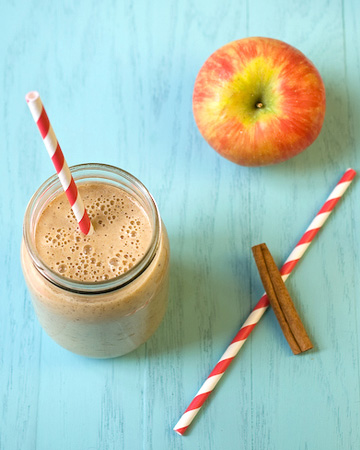 Apple almond flax smoothie