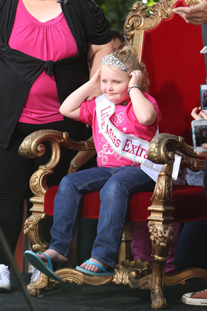 Honey Boo Boo in a crown