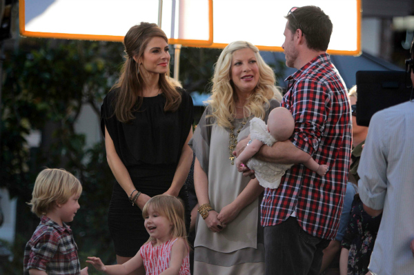 Tori Spelling with Dean McDermott and Liam, Stella and Hattie