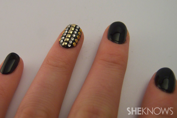 nail art tutorial - add gold studs