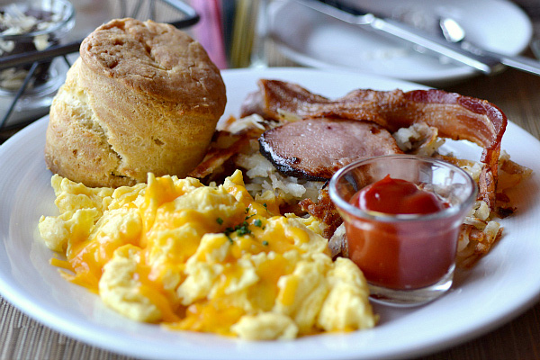 breakfast at salish lodge