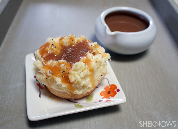 Cheesecake mashed potato bites with caramel gravy