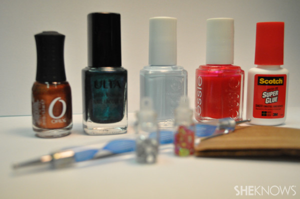 A 'Borrowed and Blue' Christmas tree nail design