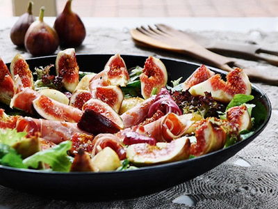 fig, prosciutto and pear salad