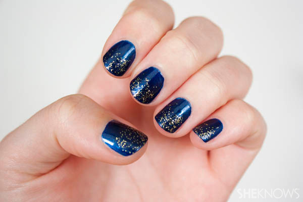 Gradient nail glitter