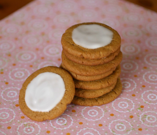 Gluten-free Goodie of the Week: Iced Gingersnap Cookies	