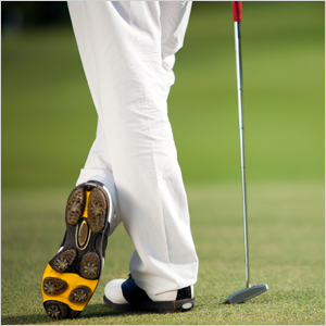 Man golfing