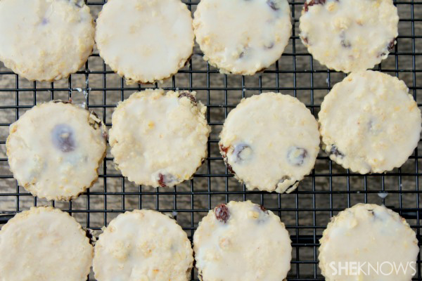 Oatmeal raisin cookies