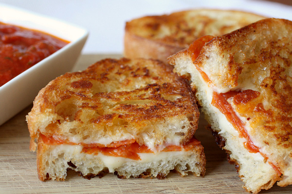 pizza grilled cheese