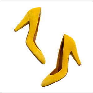 ochre mid-heel suede pumps