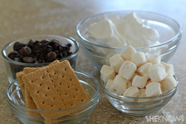 S'more pizza ingredients