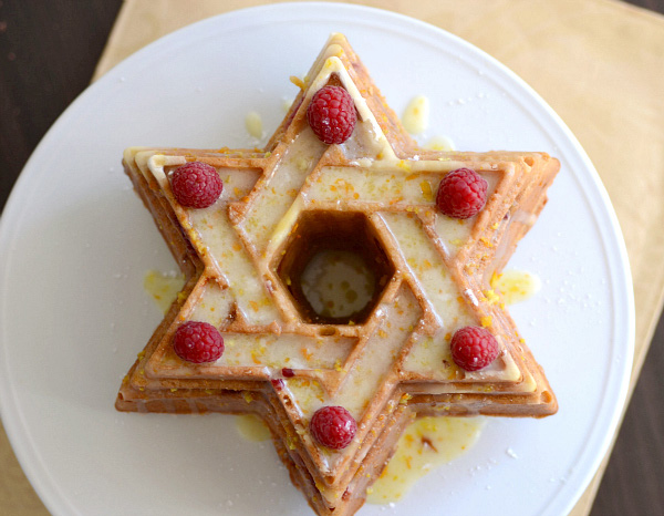 Spiced berry Star of David Bundt cake