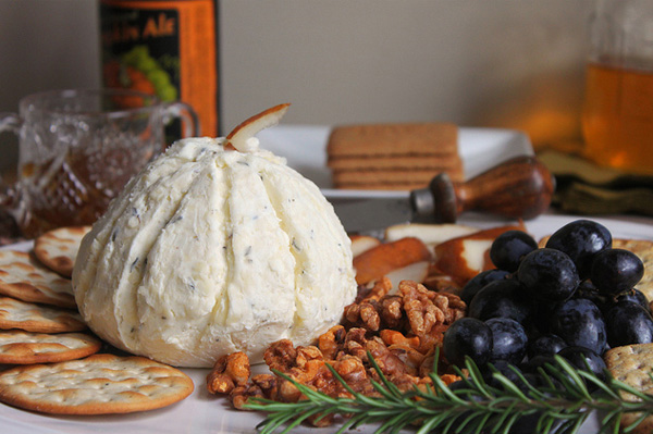 White gourd cheese ball