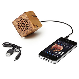 Mini wooden speaker