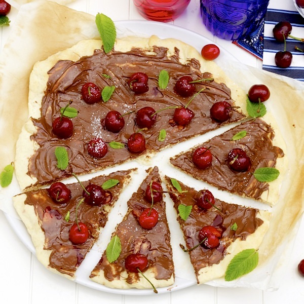 nutella cherry pizza