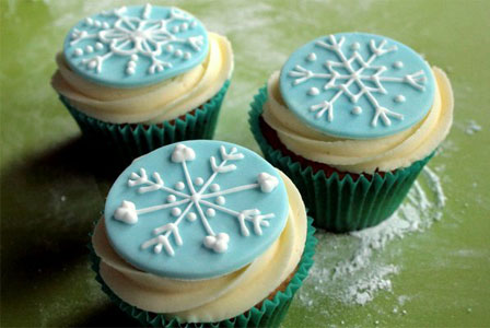 snowflake cupcakes