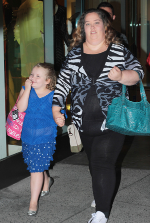 Honey Boo Boo and Mama June go shopping