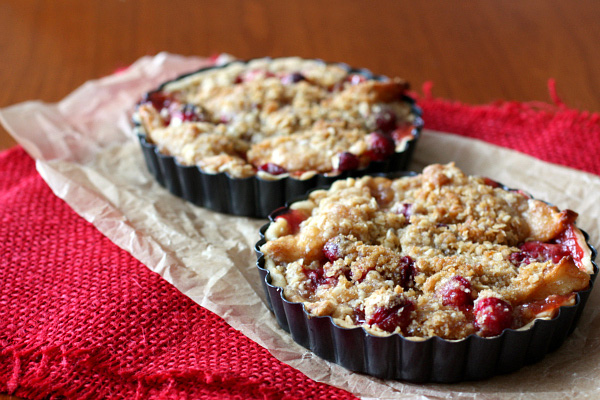Mini cranberry apple pies