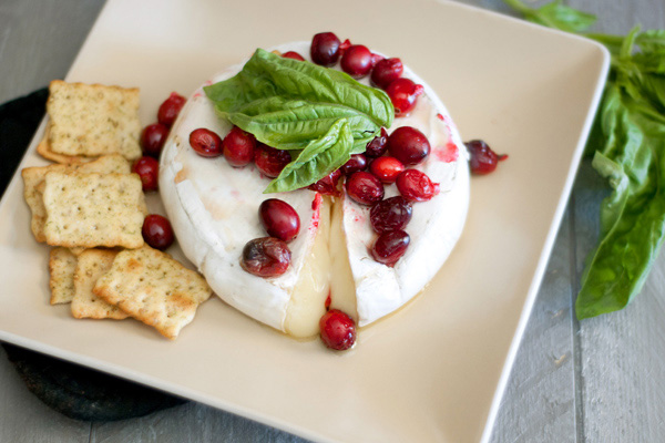 Holiday baked brie