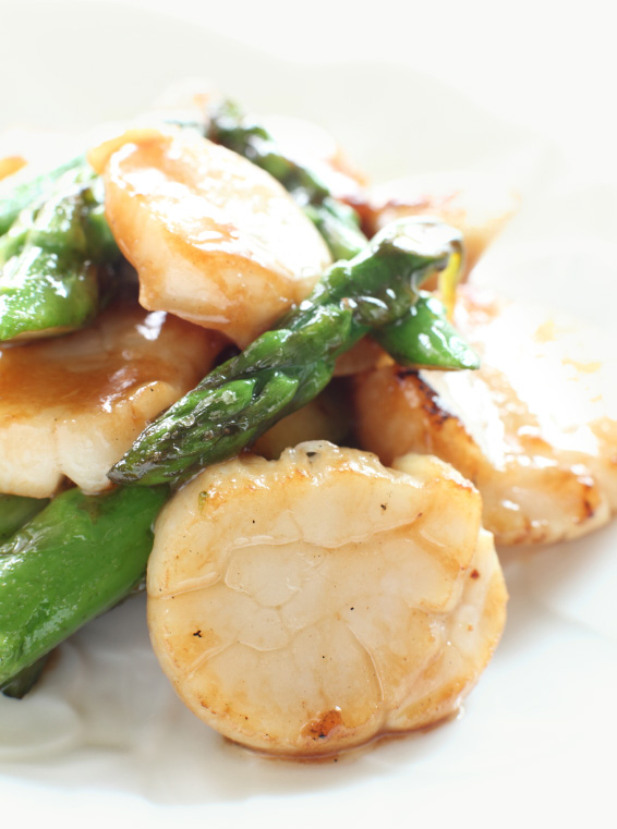 Scallop and Asparagus Sauté with Lemon and Thyme