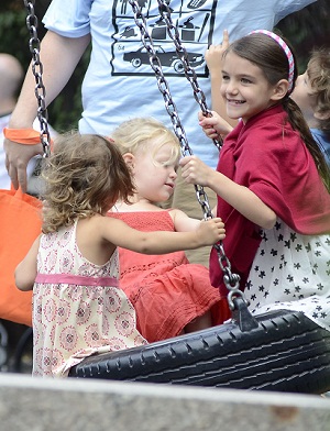 Suri Cruise with friends