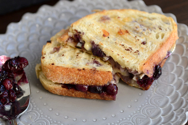 Brie, blueberry & balsamic