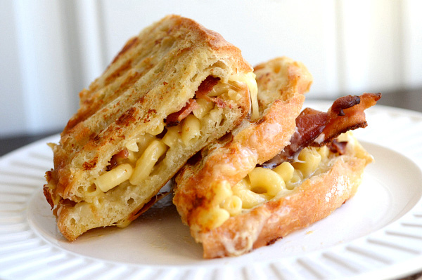 3-absolutely-indulgent-grilled-cheese-recipes-mac-cheese.jpg