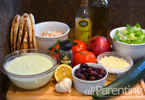 Greek chicken pitas ingredients