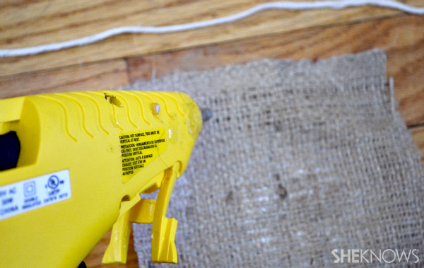 glue burlap