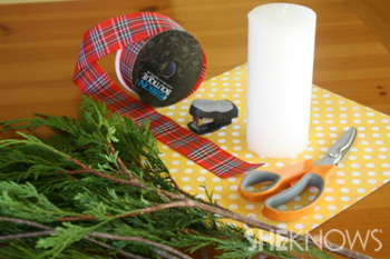 Decorate candles with fragrant leaves