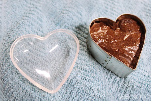 Heart-shaped brownie treasure boxes recipe -- fill container