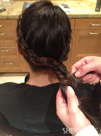 Get Lucy Liu's hairstyle from the 2013 Golden Globes -- Step 6
