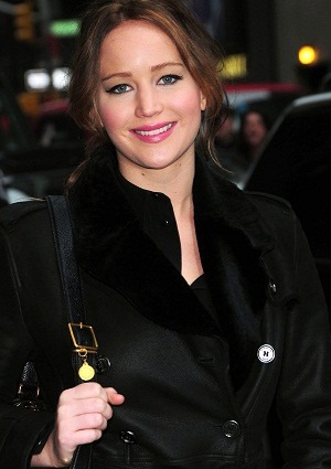 Jennifer Lawrence to host SNL