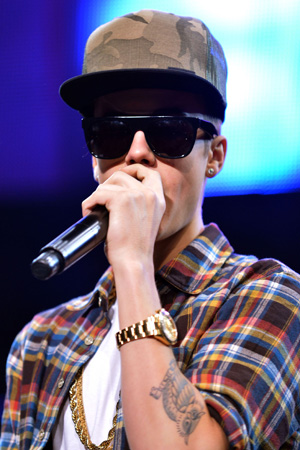 What is the #cuttingforbieber Twitter topic