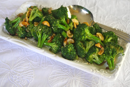 Stir-fried Broccoli with Cashews