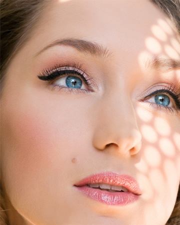 Woman wearing eyeliner