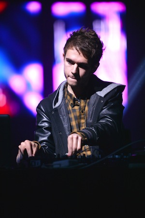 Zedd pairs up with Foxes in this tantalizing single.