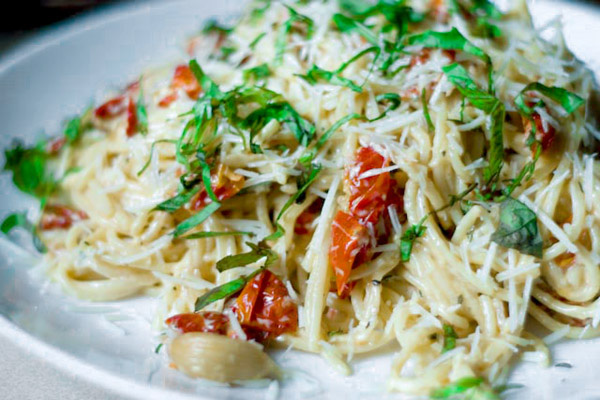 Skinny roasted garlic tomato alfredo recipe