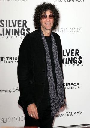 HowardSternslamsCliveDavis