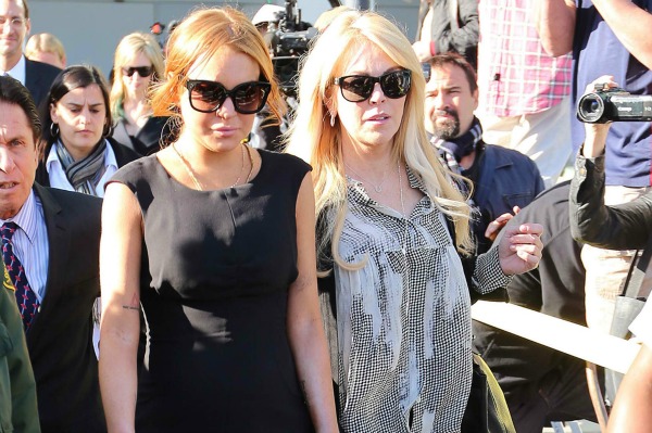 Lindsay Lohan and Dina Lohan Leaving Court