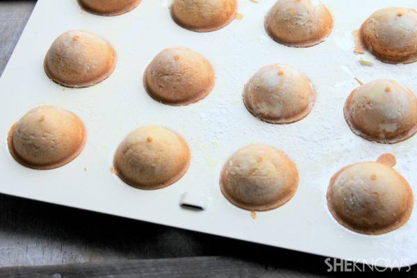 Baked cake pops